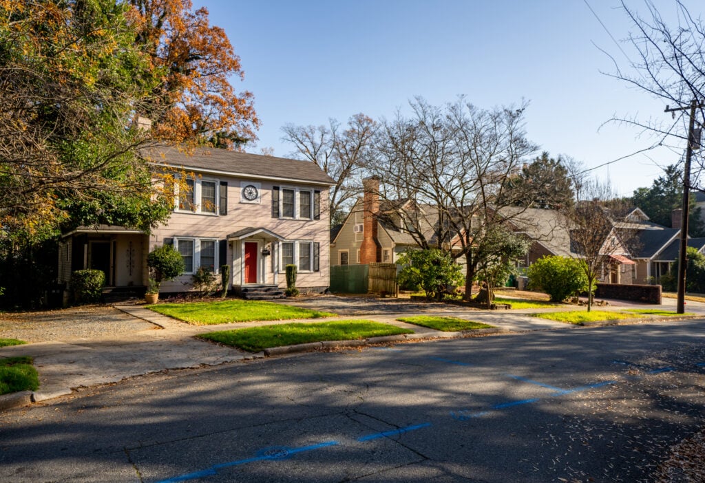 Survey: 61% of Americans Dream of Moving but Most Can’t Afford To