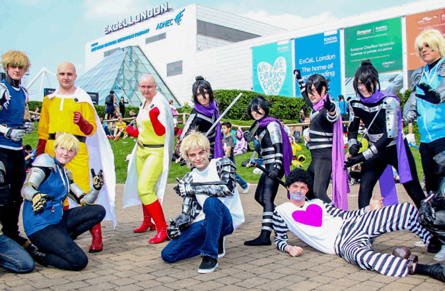 one punch man cosplay comic con