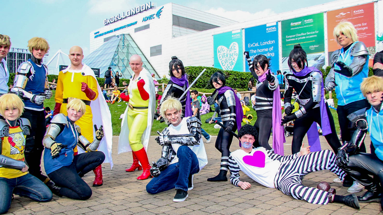 one punch man cosplay comic con