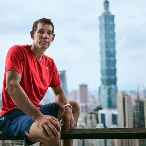 Alex Honnold’s Taipei 101 Climb Is Live TV With No Safety Net. Literally.