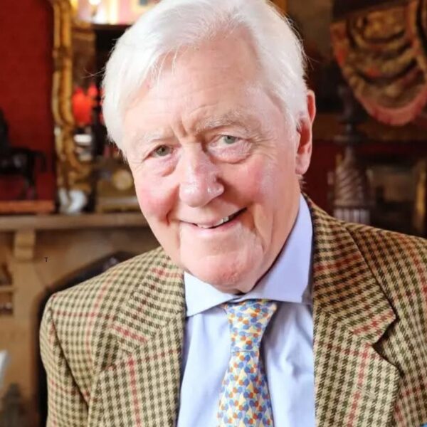 “I Need a Son”: 79-Year-Old British Multimillionaire Opens Global Search for a Young Partner