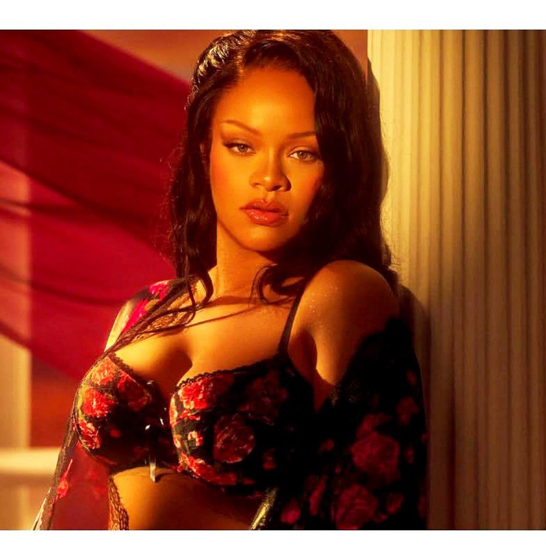 You Won’t Believe These 8 Huge Hits Were Actually Written by Other Celebrities