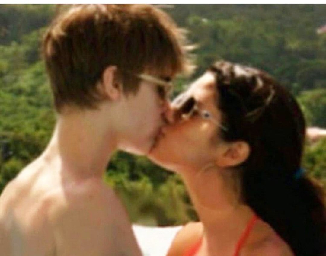 Justin Bieber’s Account Sends Fans Into a Frenzy After Liking a Comment on an Old "Jelena" Kissing Photo