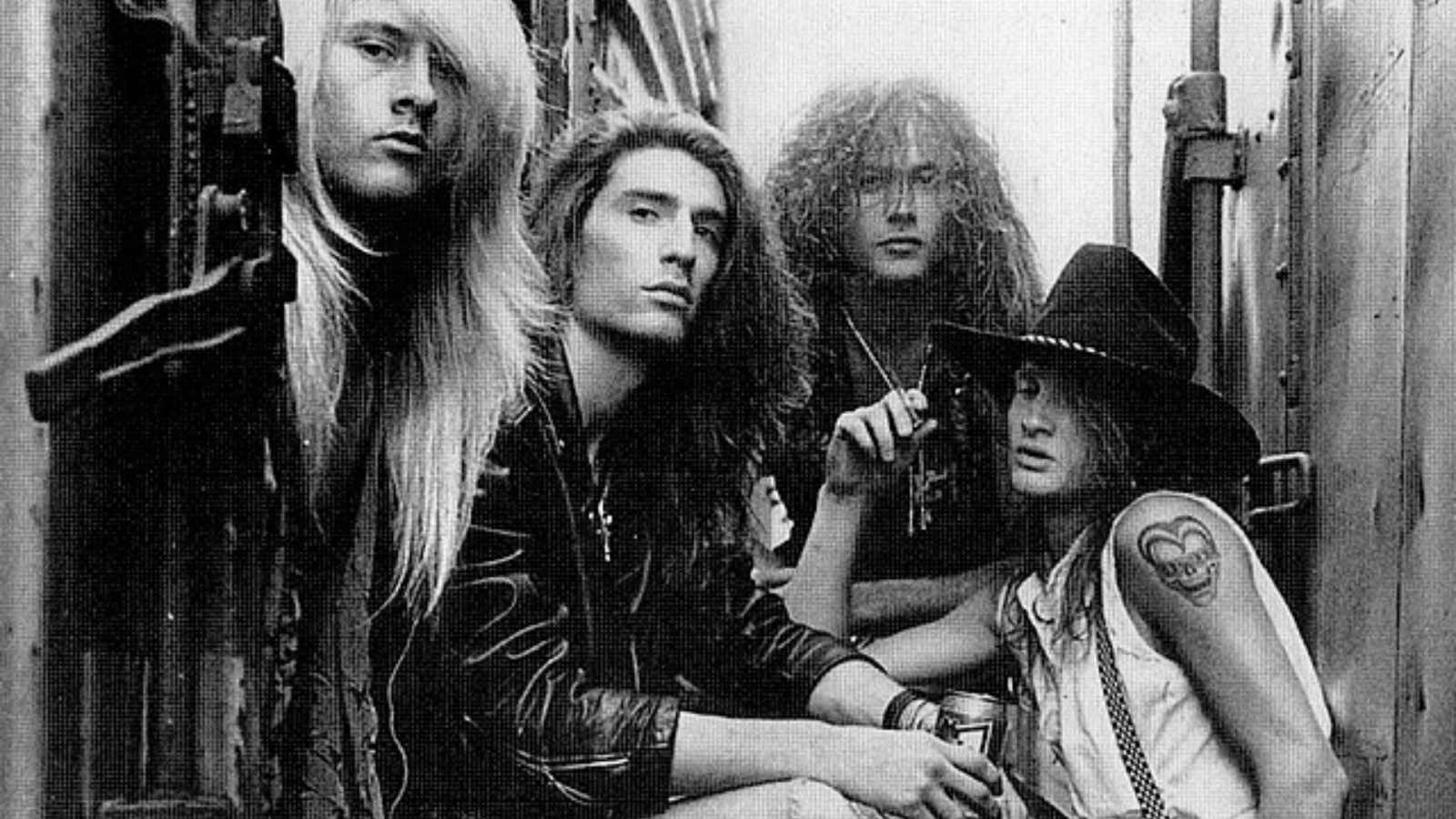 10 Legendary Bands That Overcame Tragedy and Continued Making Music