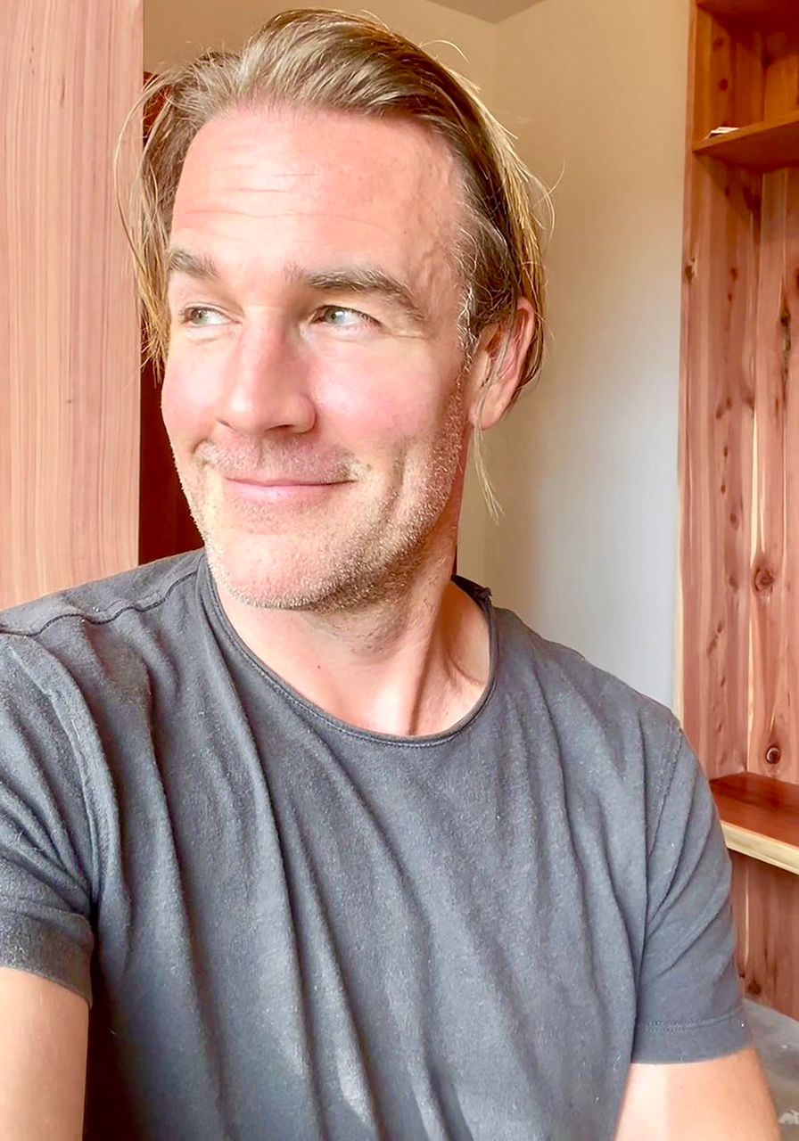 America Dawson’s Creek Made Everyone Else Rich While James Van Der Beek Spent His Final Months Selling Off Props To Pay For Cancer Treatments.