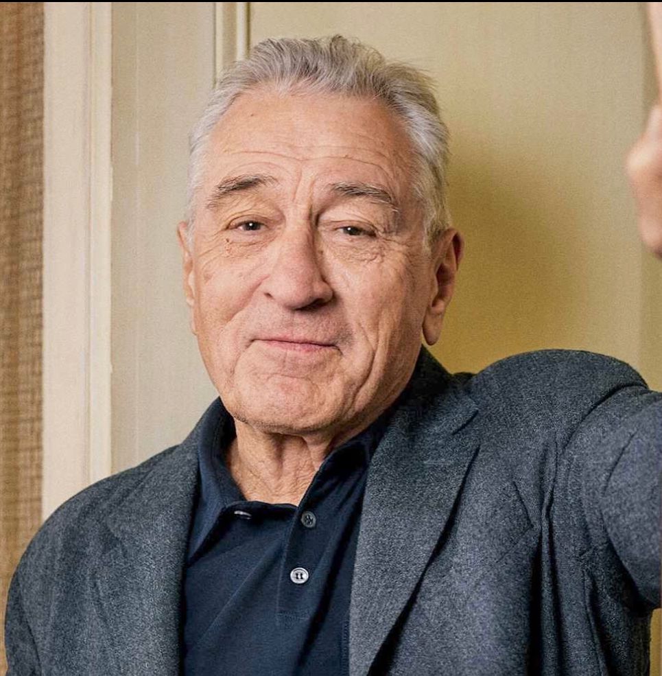 Robert De Niro Breaks Down During An Emotional Plea For National Unity