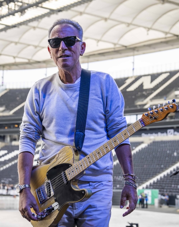 ‘Streets of Minneapolis’: Bruce Springsteen’s Anti-ICE Song Debuts at No. 1 Despite Limited Release
