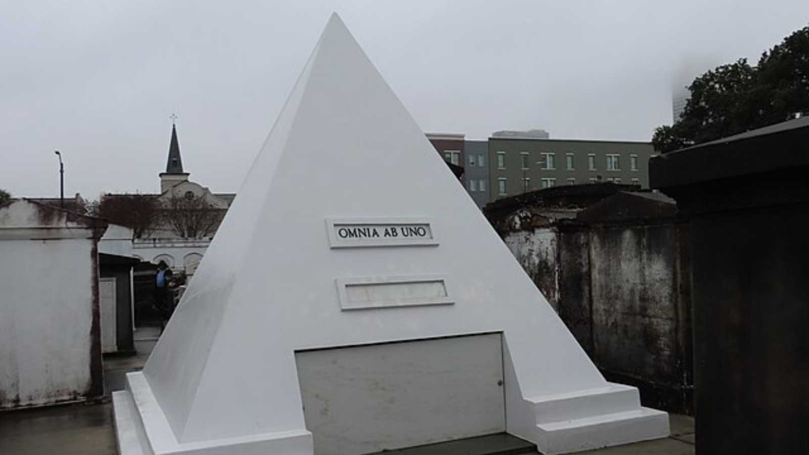 9 Fascinating Facts About Nicolas Cage