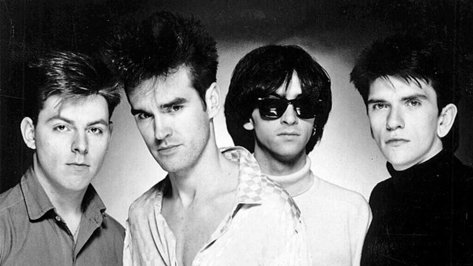 10 Chance Encounters That Gave Birth to Iconic Bands