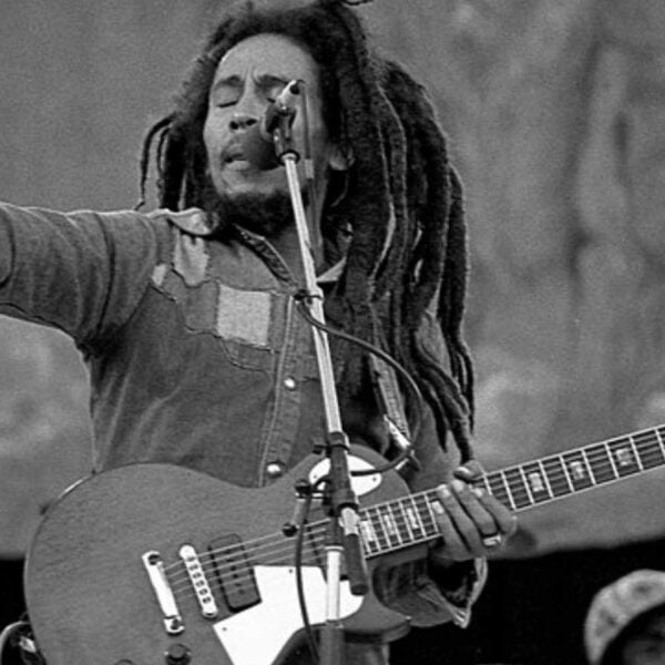 12 Surprising Items Celebrities Chose To Be Buried With