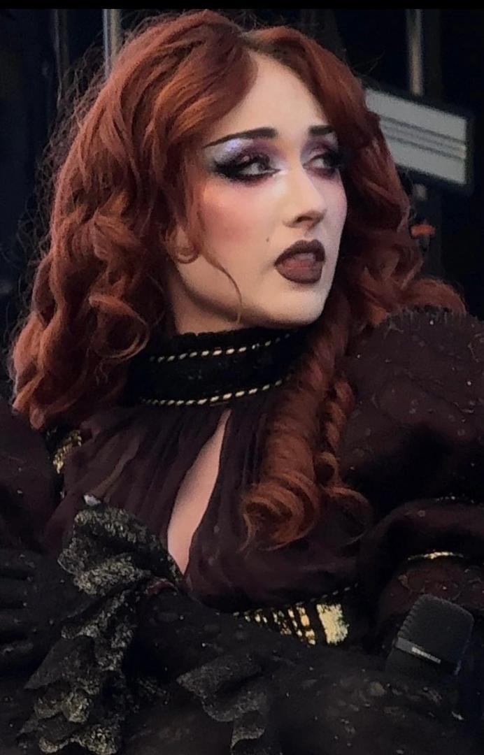 “My Daughter Did Nothing”: Mom Goes Full Mama Bear After Chappell Roan Fan Encounter Allegedly Turns Birthday Trip into Tears