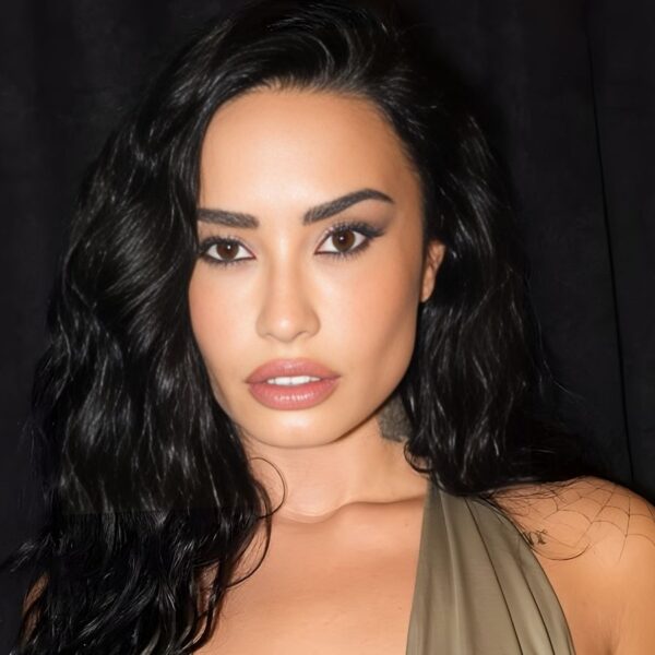 Growing Up in the Spotlight Was Tough: Demi Lovato Says Comparisons With Miley Cyrus and Selena Gomez Fueled Her Teen Insecurities