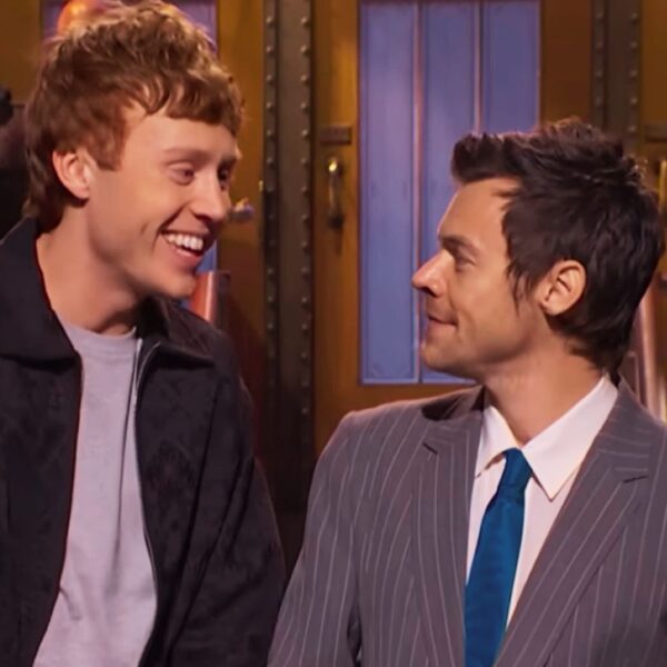 Harry Styles Didn’t Answer the Queerbaiting Criticism on SNL. He Made It the Bit