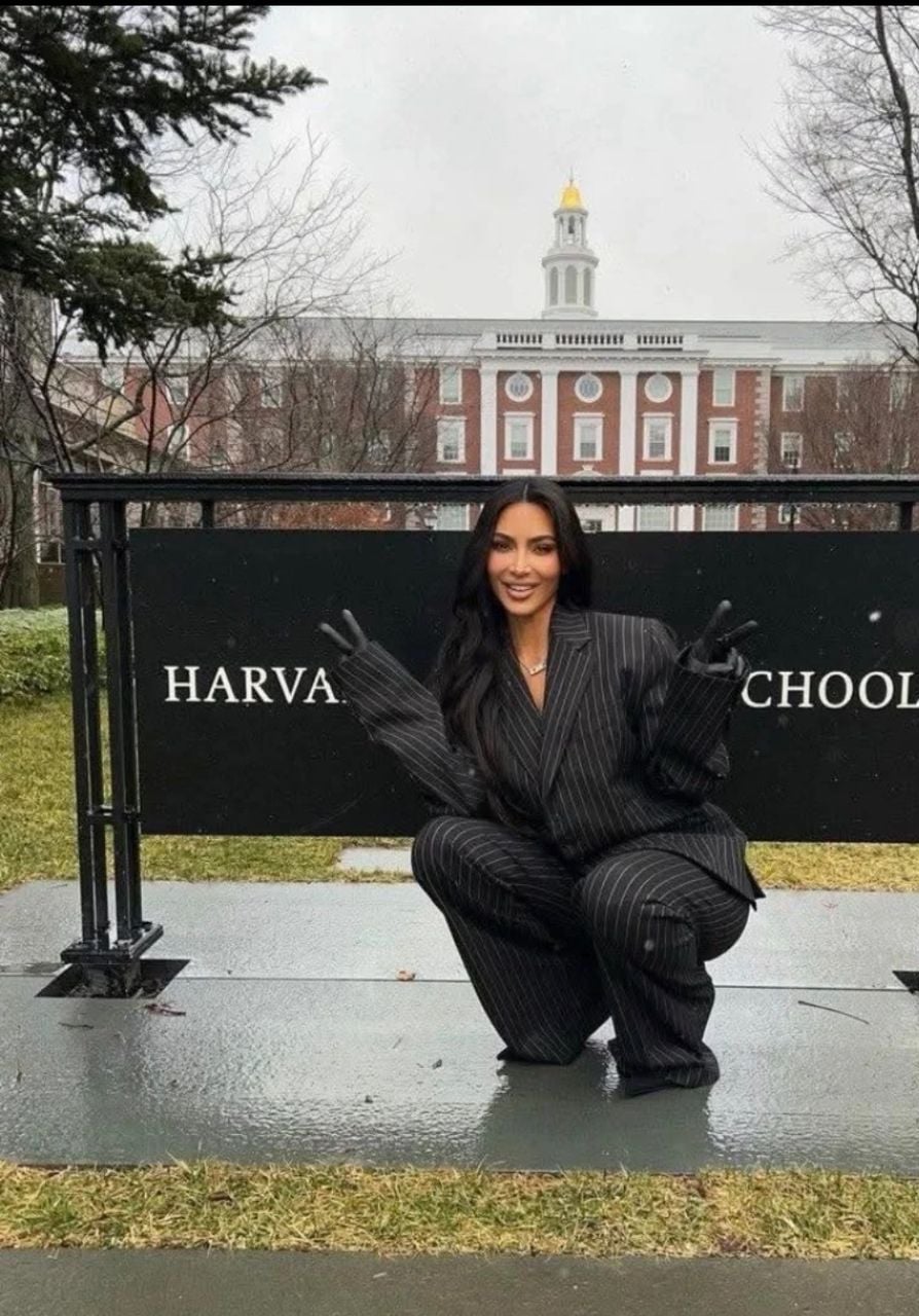 Kim Kardashian Beats the Paparazzi by Posting Her Own Viral Oscars Afterparty Bush Tumble