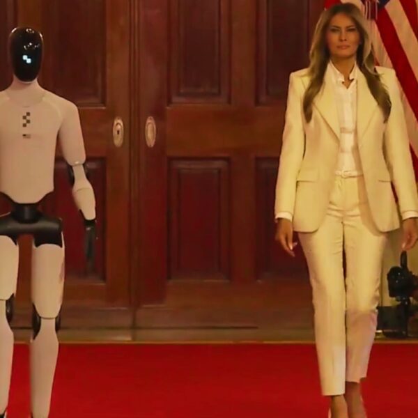 The White House Applauded a Robot While 50,000 TSA Workers Went Without Pay