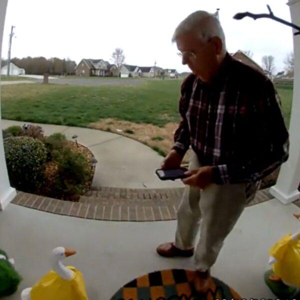 The Internet Just Raised More Than $600,000 to Retire a 78-Year-Old DoorDash Driver. It’s the Second Time in Three Months