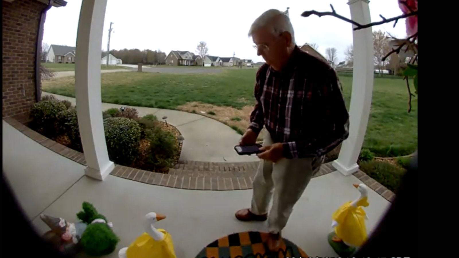 The Web Simply Raised Extra Than 0,000 to Retire a 78-Yr-Previous DoorDash Driver. It’s the Second Time in Three Months