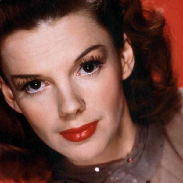 10 Celebrities Who Died Broke, Forgotten, or Alone