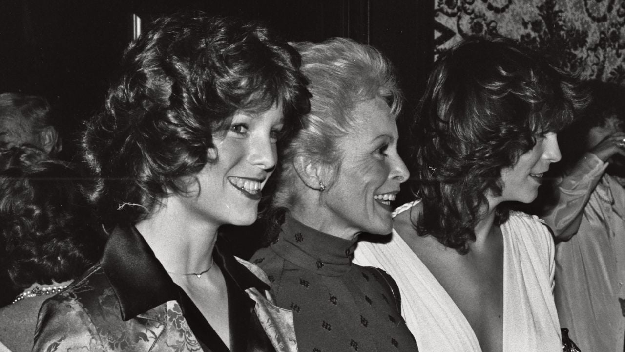 Janet Leigh (middle) with her daughters Kelly Curtis (left) and Jamie Lee Curtis (right) at the National Film Society convention in May 1979