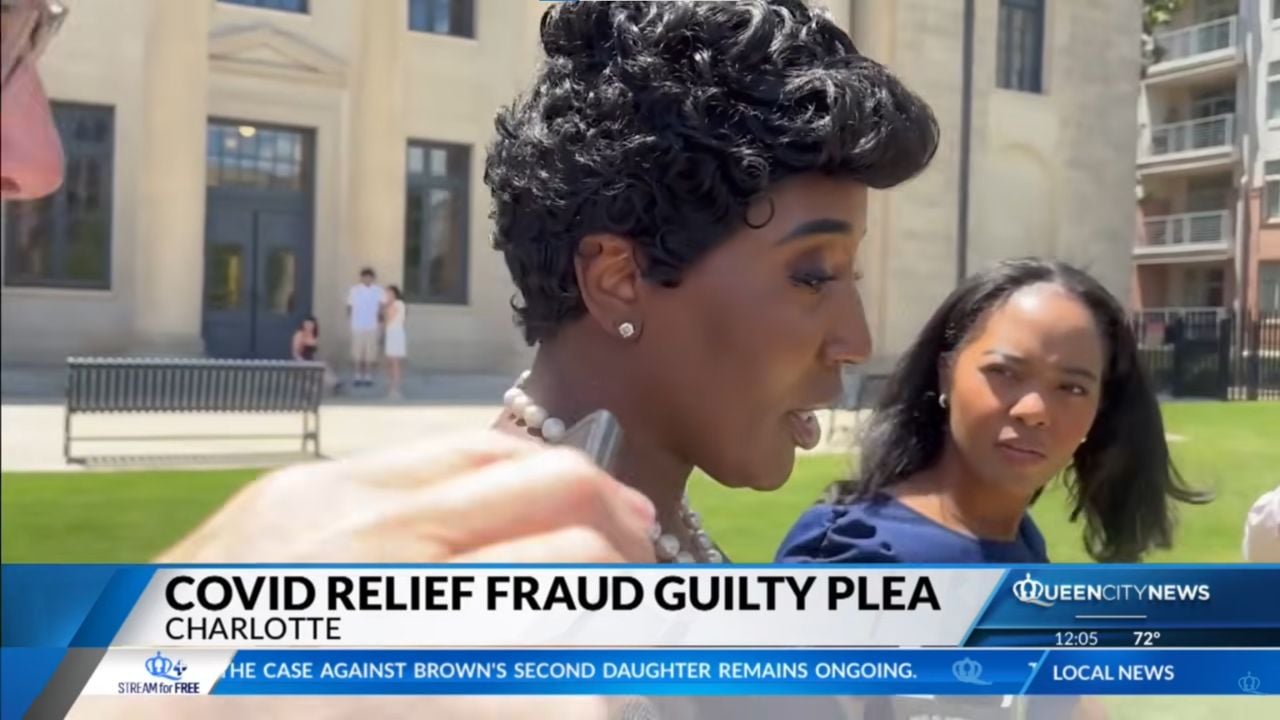 Tiawana Brown with her daughter