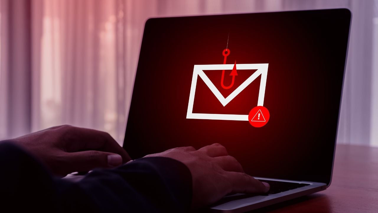 E-mail spam phishing scammer concept
