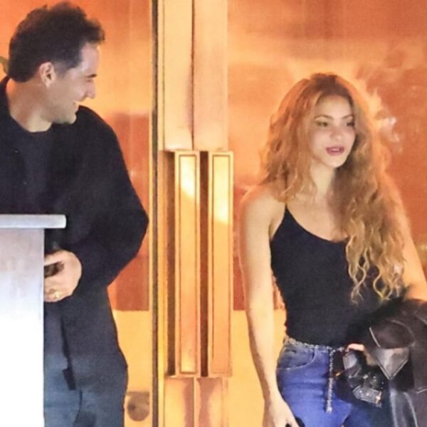 Shakira Sparks Dating Buzz After L.A. Outing With The Lincoln Lawyer Star Manuel Garcia-Rulfo