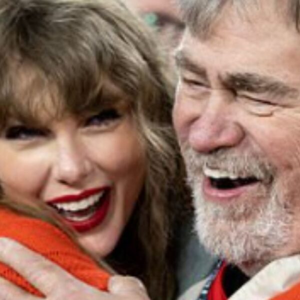 Travis Kelce's father And Taylor Swift