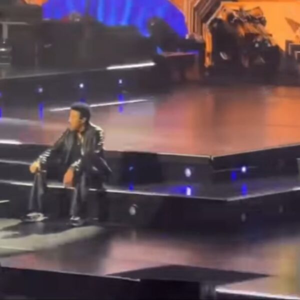 Lionel Richie’s Ex-Wife Says He’s OK After Onstage Health Scare