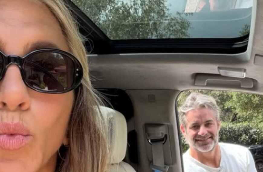 Jennifer Aniston and Jim Curtis.