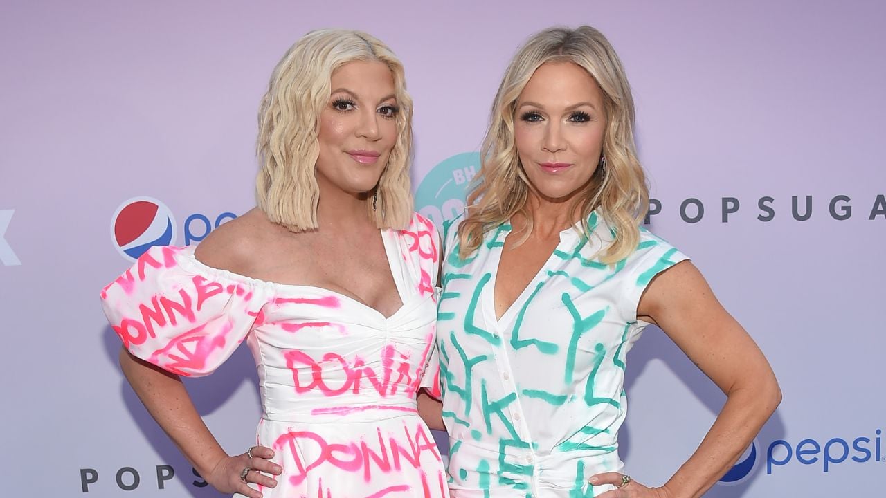 Jennie Garth and Tori Spelling