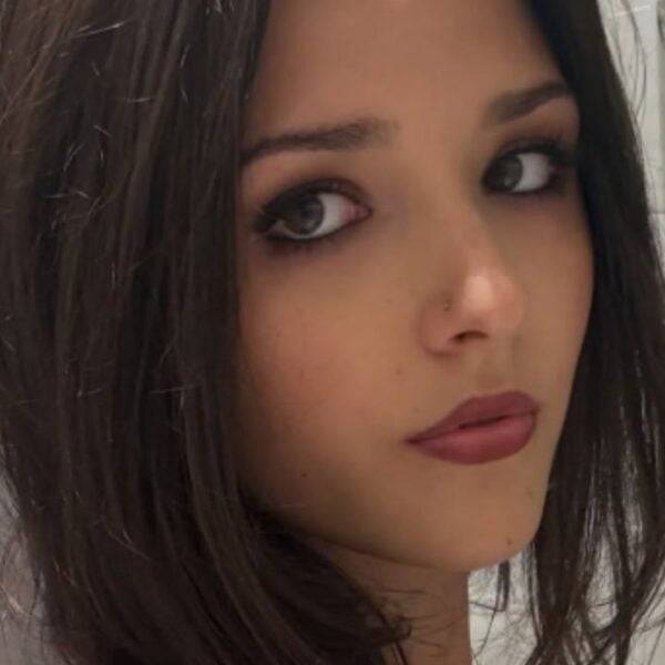 Matt Damon’s Daughter Isabella, 20, Signs With IMG Models While Studying at NYU