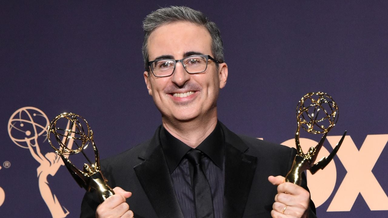 LOS ANGELES - SEP 22: John Oliver at the Emmy Awards 2019: PRESS ROOM at the Microsoft Theater on September 22, 2019 in Los Angeles, CA