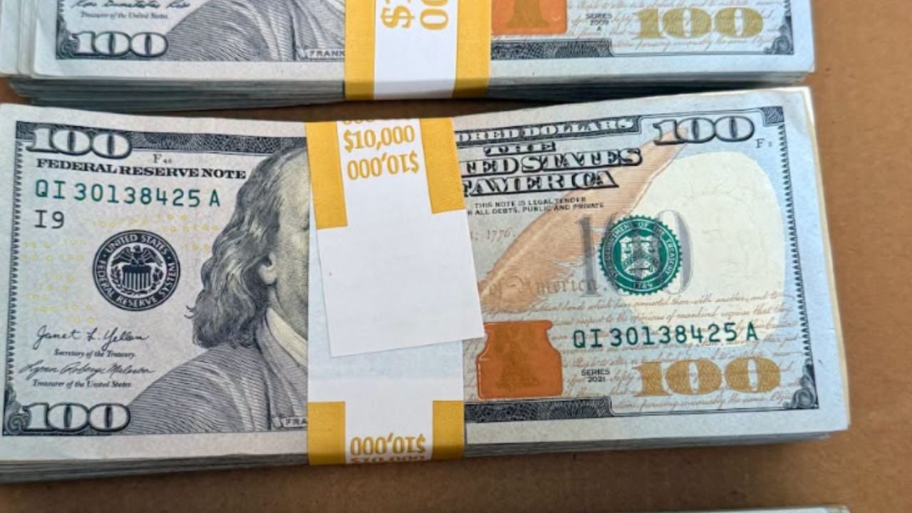 30,000$ in shoebox