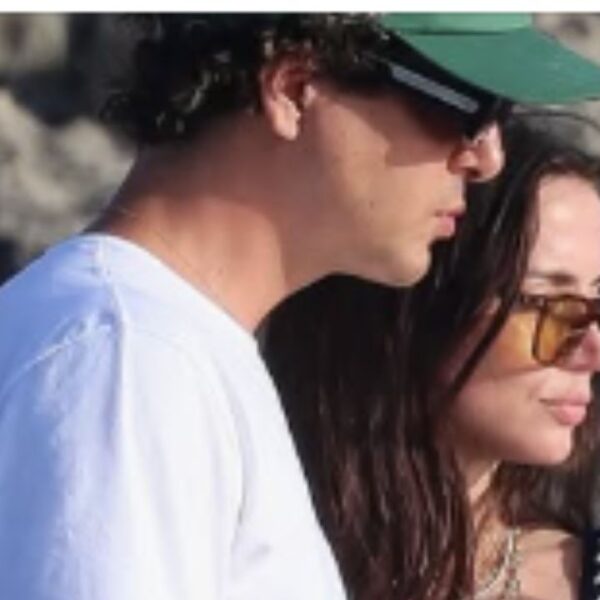 Ana de Armas Seen Kissing Rawayana Frontman Beto Montenegro During Spain Getaway