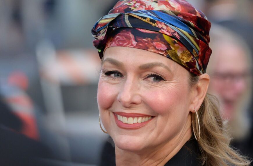 LOS ANGELES, USA. October 26, 2025: Melora Hardin at the AFI FEST premiere for "Song Sung Blue" at the TCL Chinese Theatre.