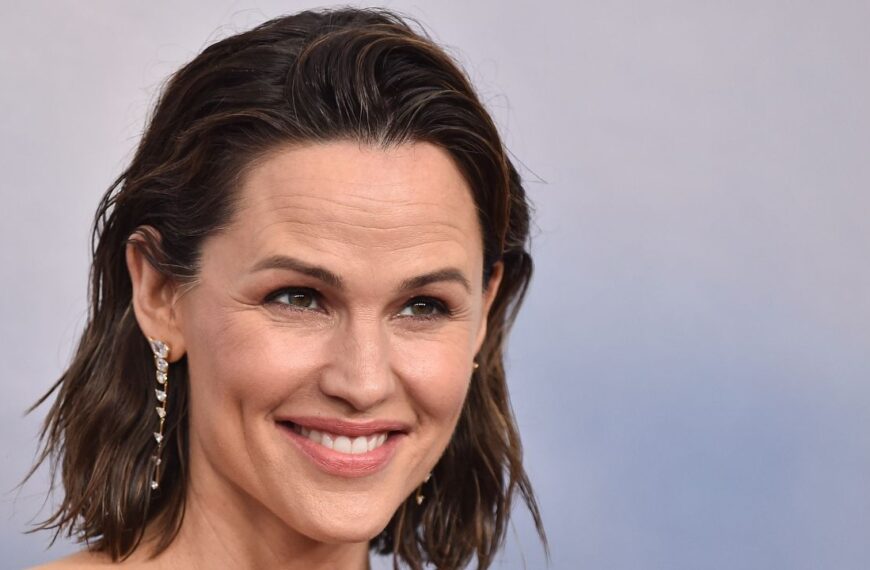 Jennifer Garner Says She ‘Panicked’ After Ben Affleck Divorce: ‘I Need to Be an Earner Here’