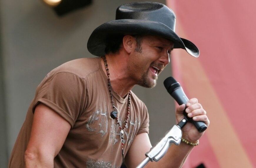 Tim McGraw Jokes About Hard Onstage Fall After Cincinnati Show Started 40 Minutes Late
