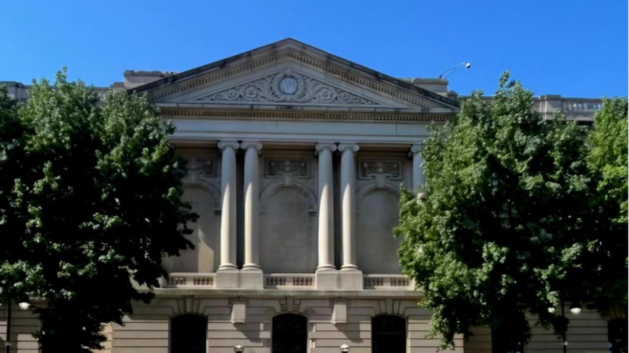 U.S. Post Office and Courthouse located in East St. Louis, Illinois