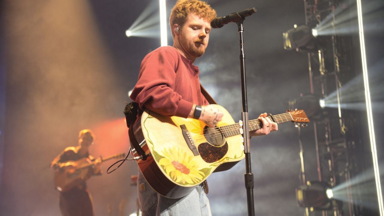 Alex Warren performs in Hollywood, Florida, on October 8, 2025. The performance was part of his Cheaper Than Therapy world tour.