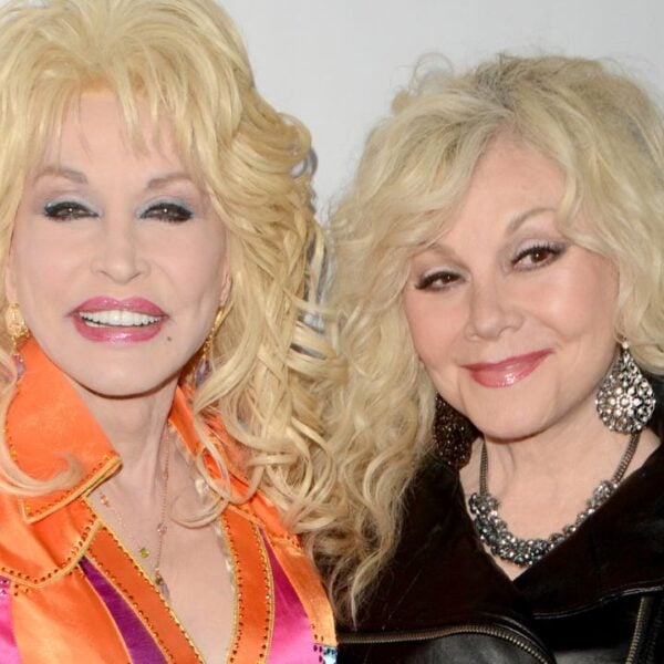 Dolly Parton, Stella Parton