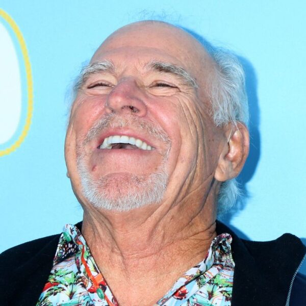 LOS ANGELES - MAR 28: Jimmy Buffett at "The Beach Bum" Premiere at the ArcLight Hollywood on March 28, 2019 in Los Angeles, CA