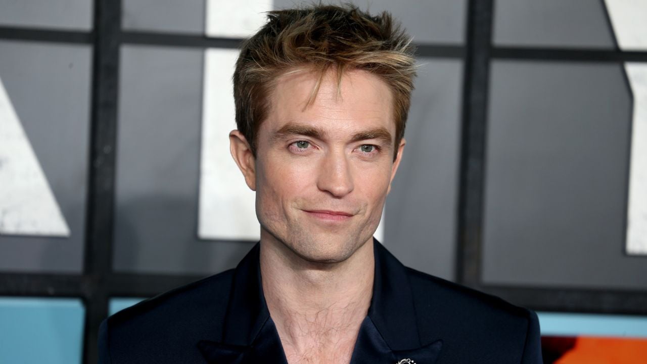 Robert Pattinson Finally Picks His Favorite Meme of Himself, but He Still Has No Idea Why It’s Funny