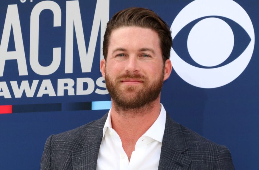 LAS VEGAS - APR 7: Riley Green at the 54th Academy of Country Music Awards at the MGM Grand Garden Arena on April 7, 2019 in Las Vegas, NV