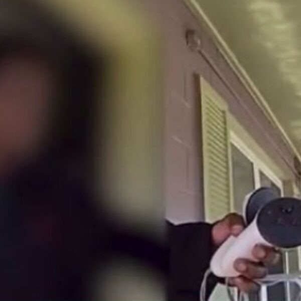 An alleged thief in Ocoee, Florida, was tracked down and arrested by police after a stolen virtual reality (VR) headset live-streamed his movements
