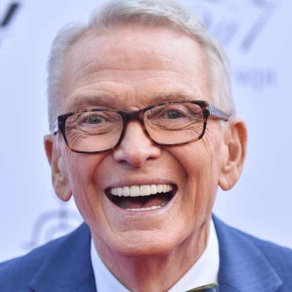 Bob Mackie’s Death Certificate Reveals Head Injury After Initial Pneumonia Announcement